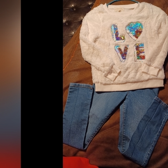 CHILDRENS BRAND JEANS, SIZE 10, WITH BETWEEN BRAND, LONG SLEEVE WHITE TO… - Picture 1 of 4